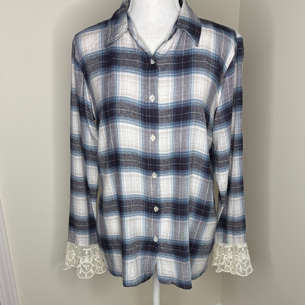 Frazzle Plaid Button-Up Shirt with Lace Cuffs & Embroidered Back Panel. Small